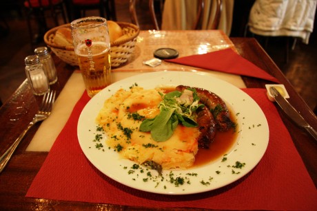 stoemp with saussages Picture of a stoemp with saussages served in a Belgian restaurant