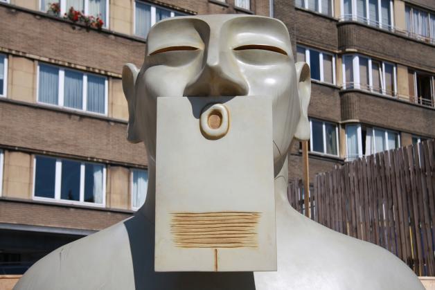 Nuestros Silencios by Rivelino in Brussels Louise