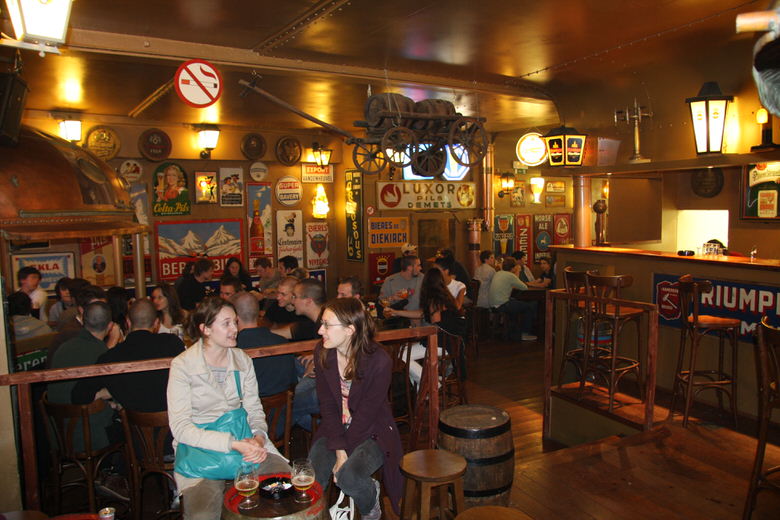 View of the back from the middle of the Delirium cafÃ©