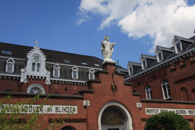 Jesus sur Institut Royal pour Sourds Muets et Aveugles de Woluwe-Saint-Lambert