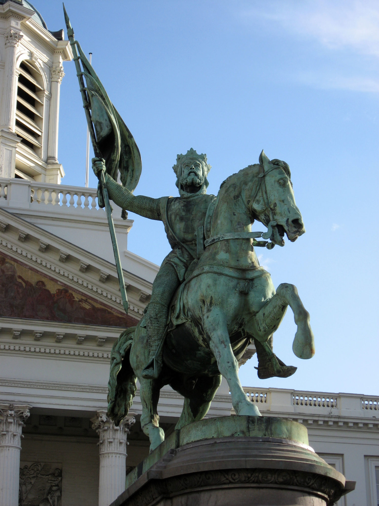 Godefroid de Bouillon statue